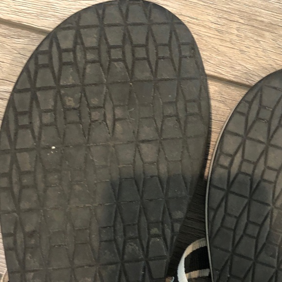 Kate Spade Black and White Sandals - Picture 11 of 12